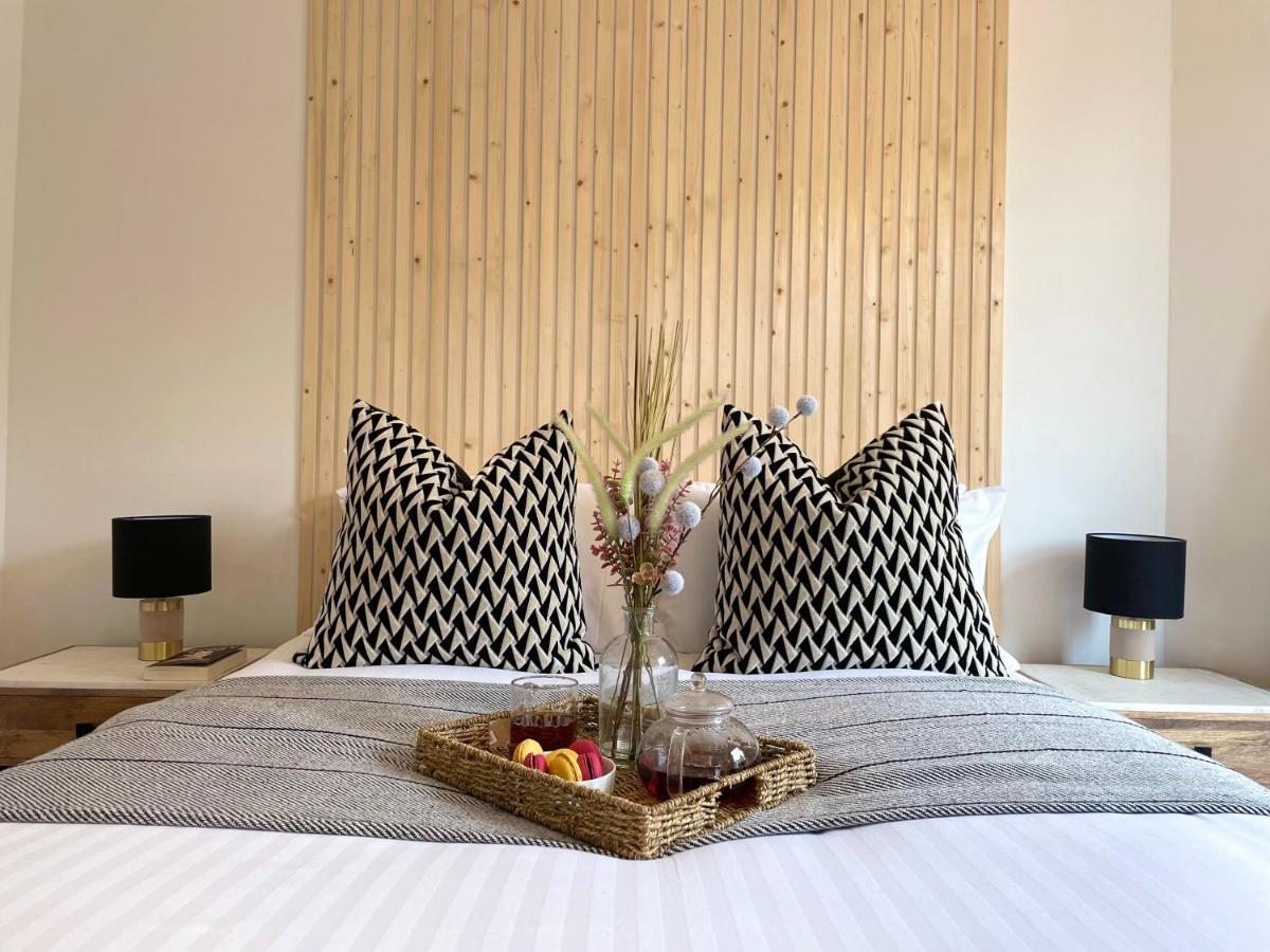 Stylish & Chic Central Apartment With Hot Tub Perth Exteriör bild