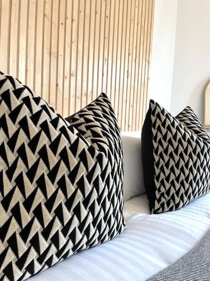 Stylish & Chic Central Apartment With Hot Tub Perth Exteriör bild